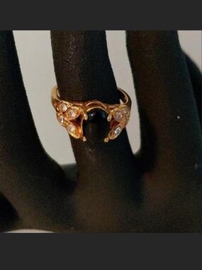 Source Unknown Gold-Tone Ring with Black Center and Clear Accents